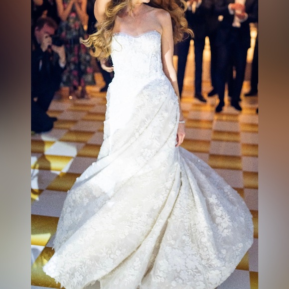 Mira Zwillinger Excellent Condition Wedding Gown - Picture 11 of 13